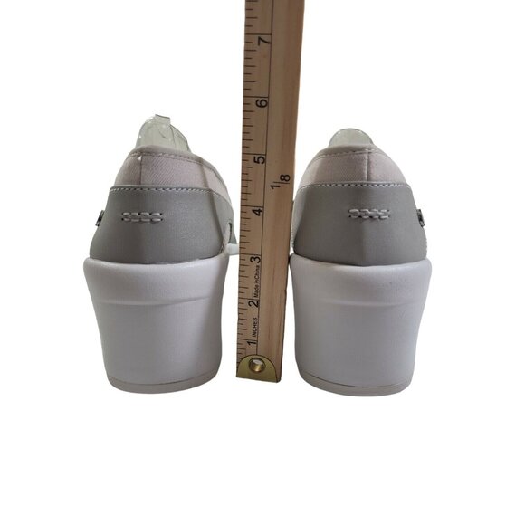 Bzees Women's Size 11 taupe Embellished Comfort Soft Arch Support Slip On (926) - Picture 5 of 9